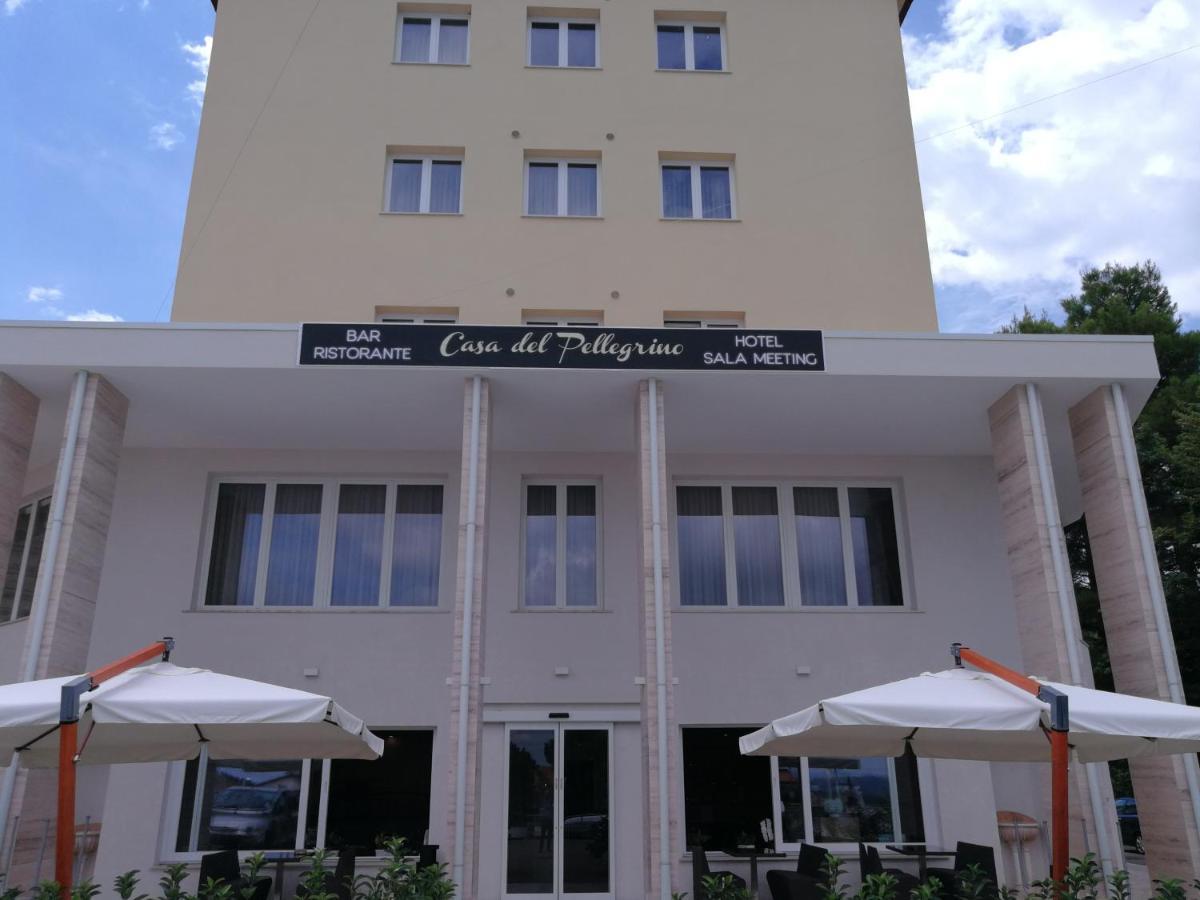 La Casa Del Pellegrino Hotel Manoppello Buitenkant foto